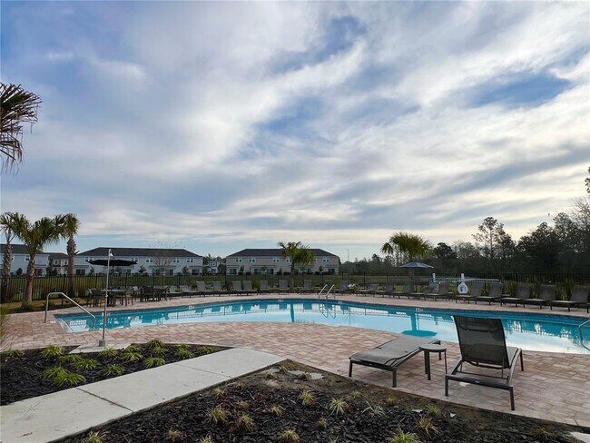 Building Photo - 2008 Viewfinder St