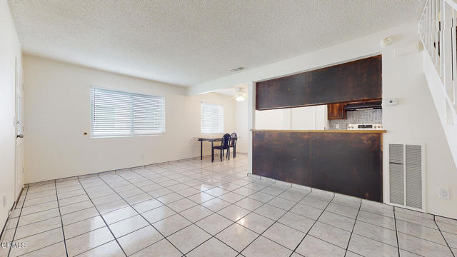 Building Photo - 1125 W Calle Del Sol