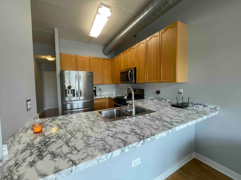 Building Photo - 1155 W Madison St