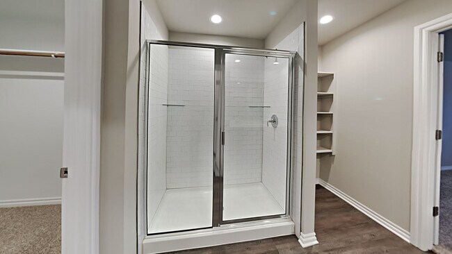 Building Photo - Very Nice Brand New 4 Bedroom home in Mustang Schools