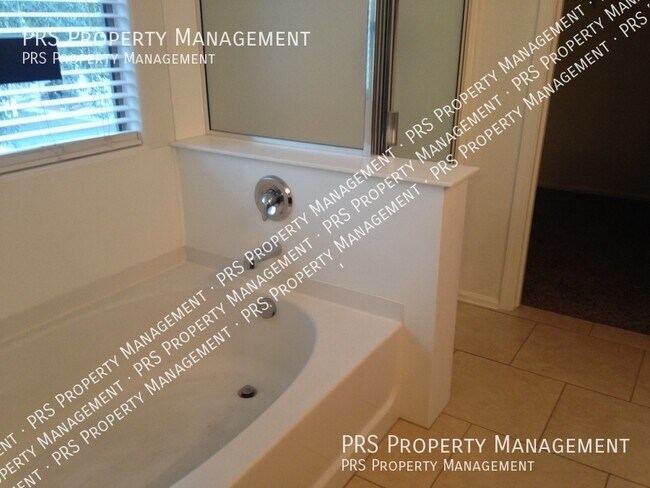 Building Photo - 1007 S Cheshire Ln
