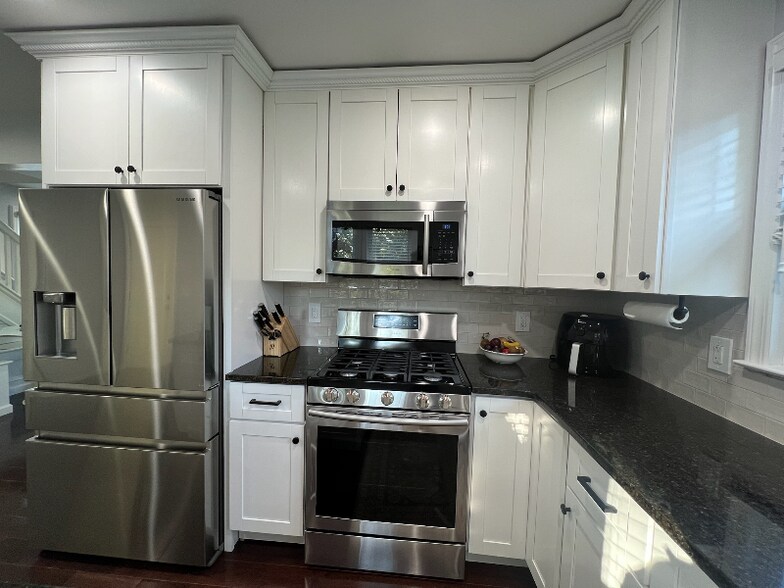 Building Photo - 125 Hamilton St