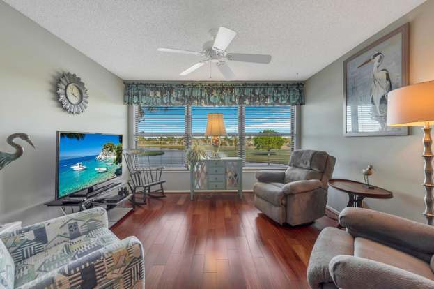 Building Photo - 33 Plantation Dr