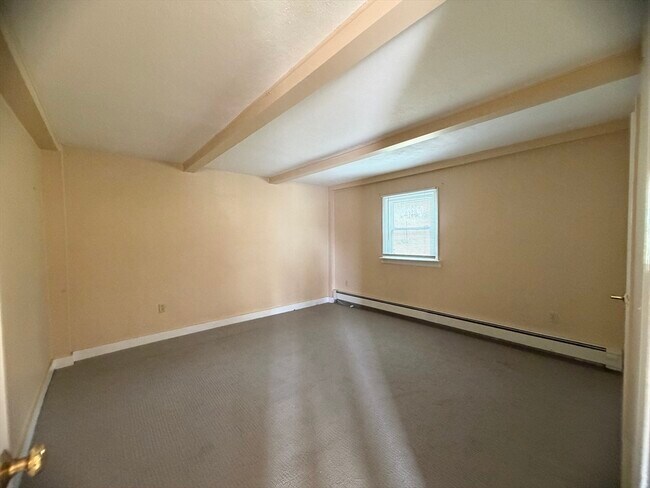 Building Photo - 79 N Main St