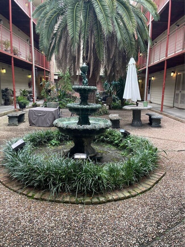 Building Photo - 2500 Houma Blvd