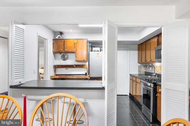 Building Photo - 110 Cross Keys Rd