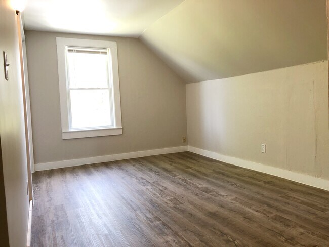 Bedroom 4 (upstairs) - 930 Stillwater Ave