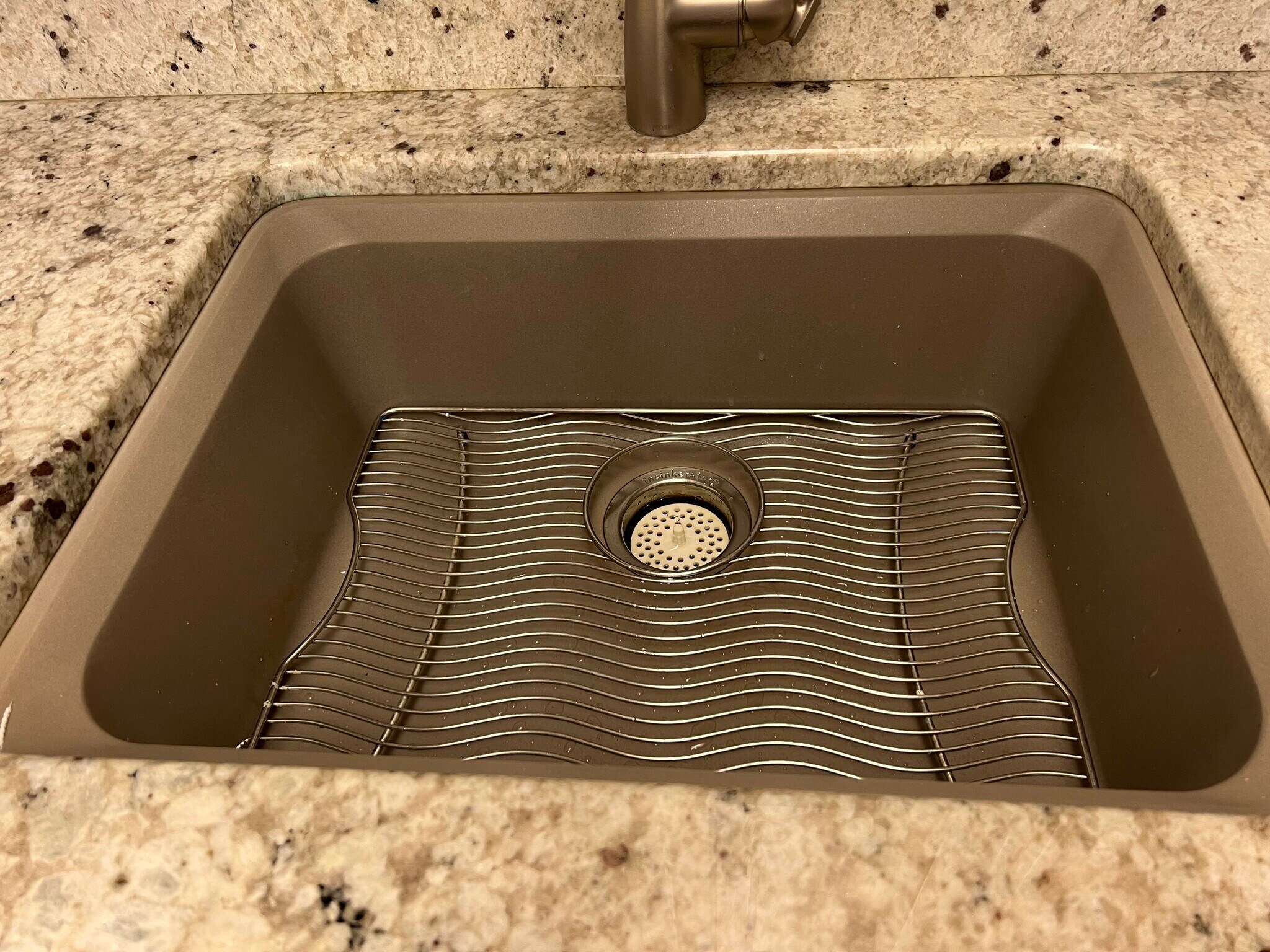 Kitchen sink - 2902 Shadow Creek Dr
