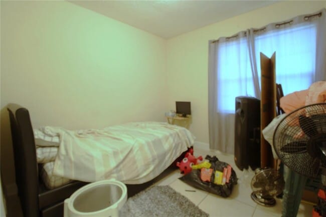 Building Photo - 5118 Anzio St