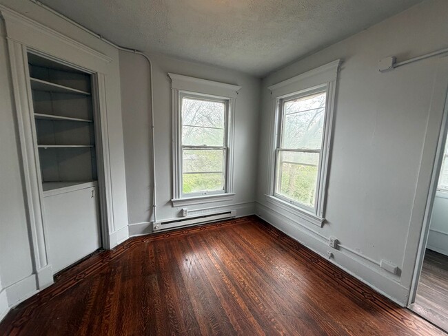 Building Photo - 1218-2S Walnut-