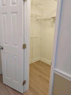 Building Photo - 2501 Riverside Dr