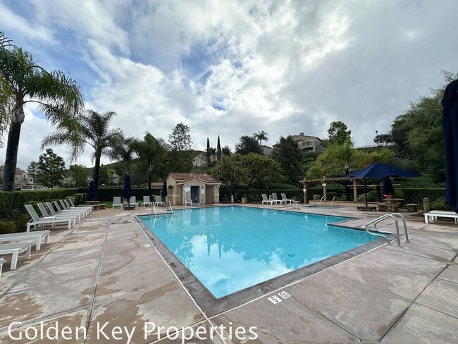 Building Photo - Move-in ready 2BR / 2BA townhome in San Marcos!