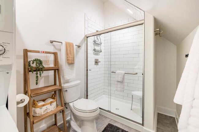 Building Photo - 2200 Grantland Ave