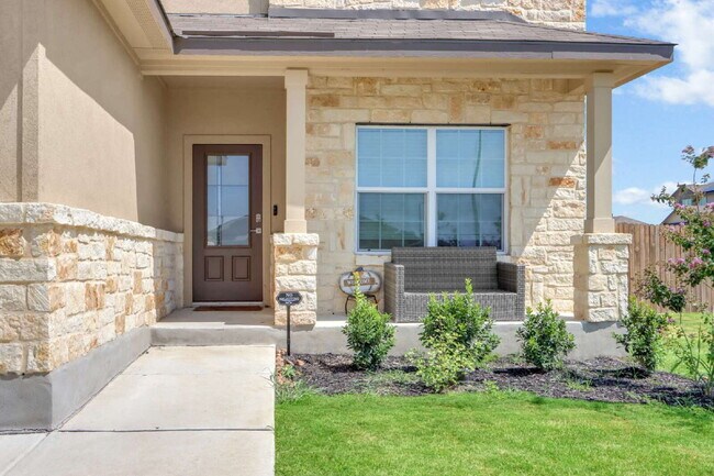 Building Photo - "Spacious Elegance at 110 Spurfowl: 5-Bedr...