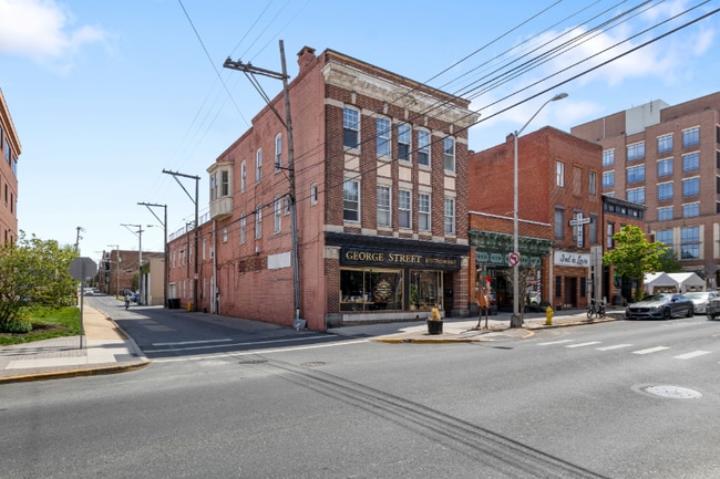 Building Photo - 125 N George St