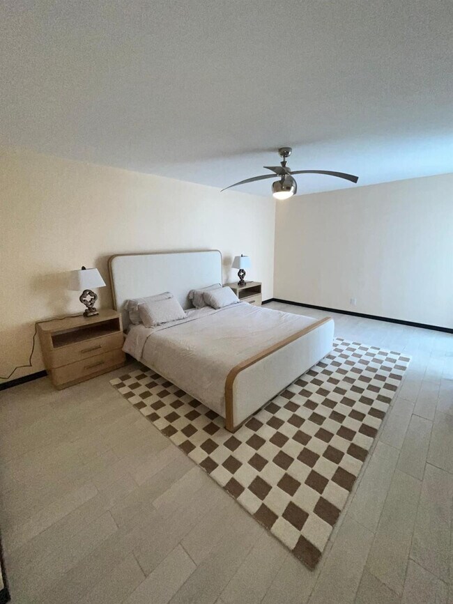 Building Photo - 19707 Turnberry Way