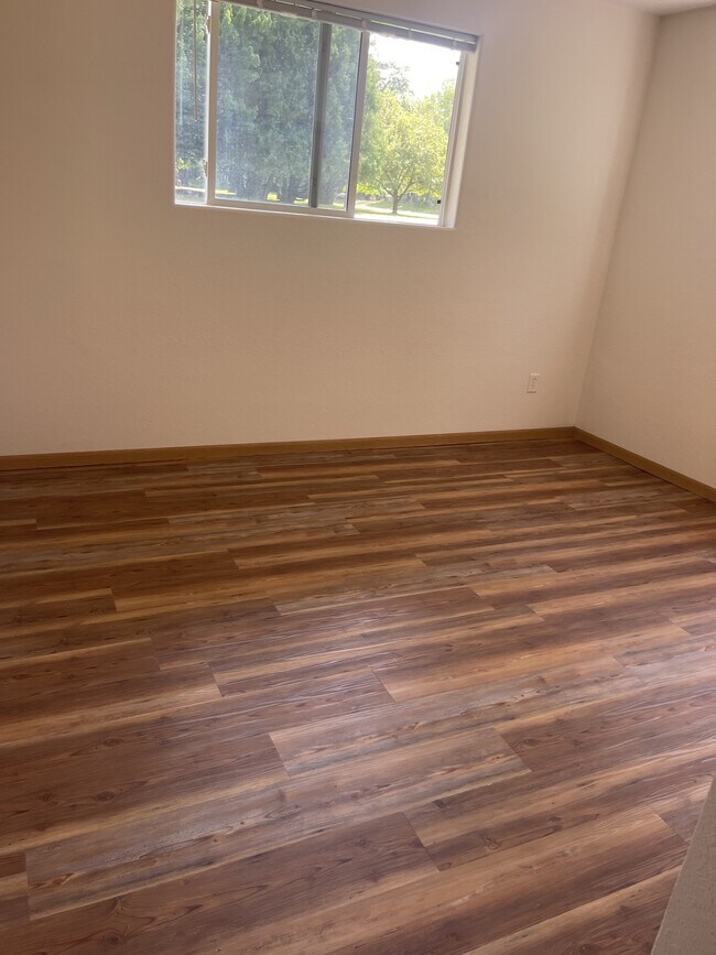 Building Photo - 4448 Gull Lake Dam Rd