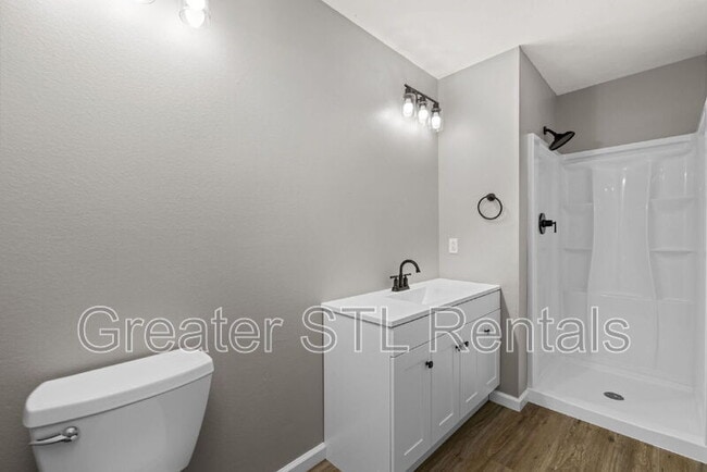 Building Photo - 208 Laurelwood Dr