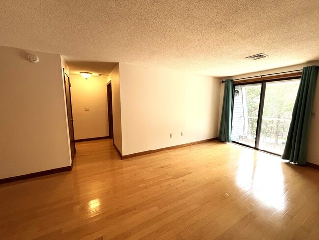 Building Photo - 116 Bluestone Dr