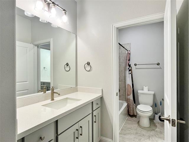 Building Photo - 2124 Esher Dr
