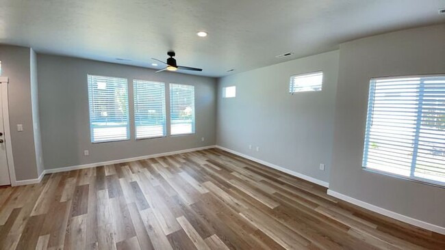 Building Photo - Roe Street Townhomes