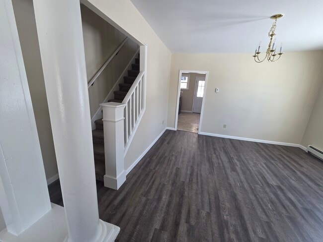 Building Photo - 111 Fairview St