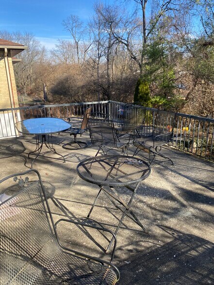 Building Photo - 5626 Leumas Rd