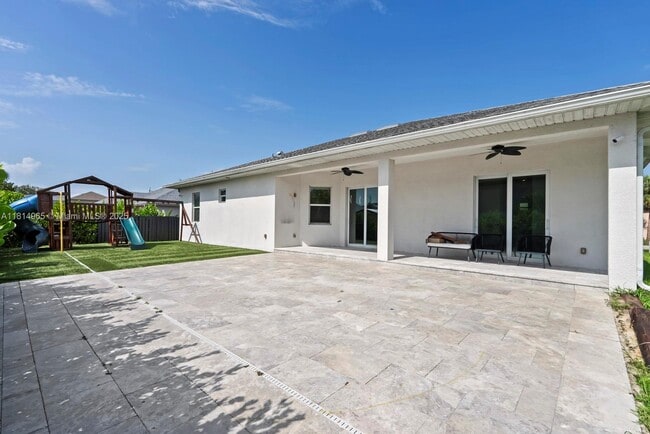Building Photo - 26724 Morton Ave