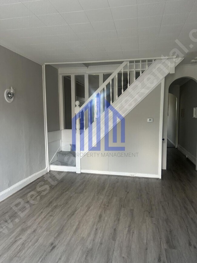 Building Photo - 1913 Walbrook Ave