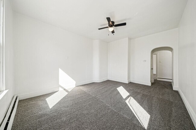 Building Photo - 623 Spruce St
