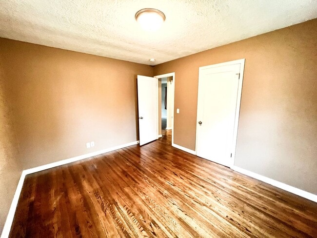 Building Photo - Single-Family Home Minutes from Saint Mary's!