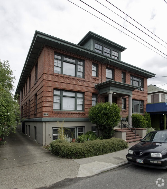 Primary Photo - Burlingame Apartments