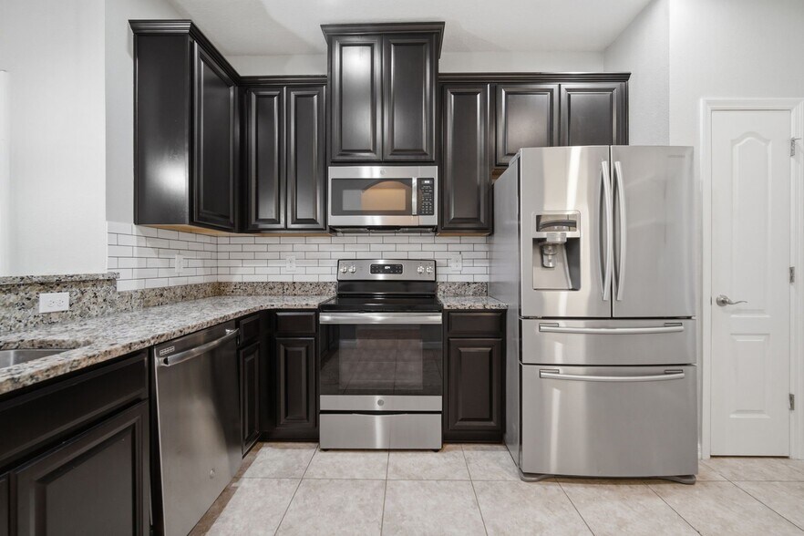 Building Photo - 10903 Verawood Dr