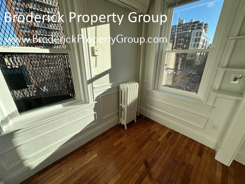 Building Photo - 34 Worthington St