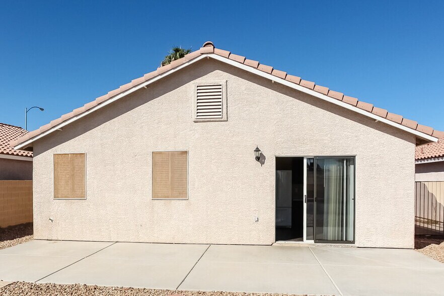 Building Photo - 5536 La Pelusa St