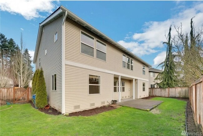 Building Photo - 20074 Ramblewood Rd SE