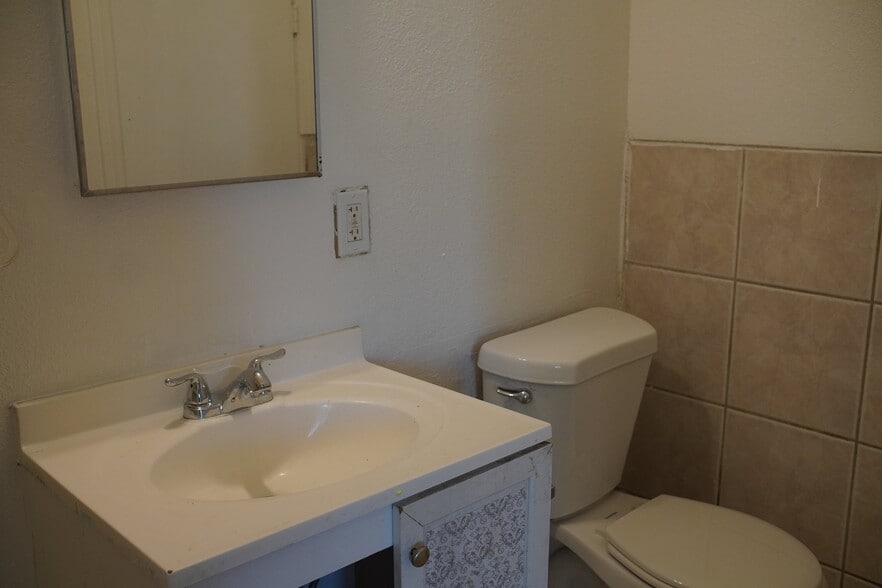 Building Photo - 2816 Marlin Ave