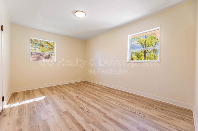 Building Photo - 111 Nashua St