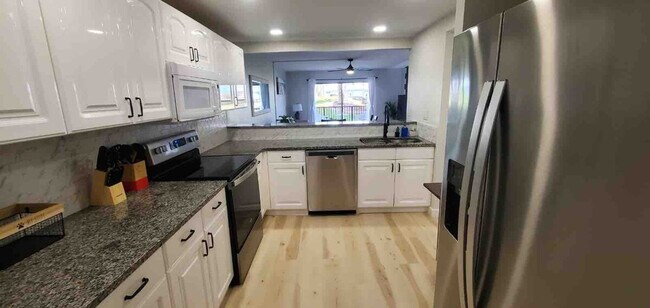 Building Photo - 31 Inlet Harbor Rd