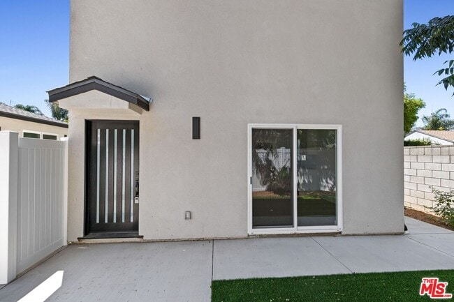 Building Photo - 6835 Yolanda Ave