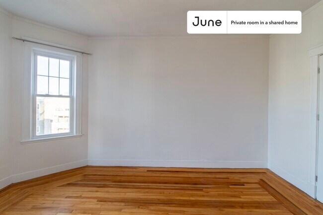 Building Photo - Room in Shared 4 bed/1 bath home in Dorchester Center