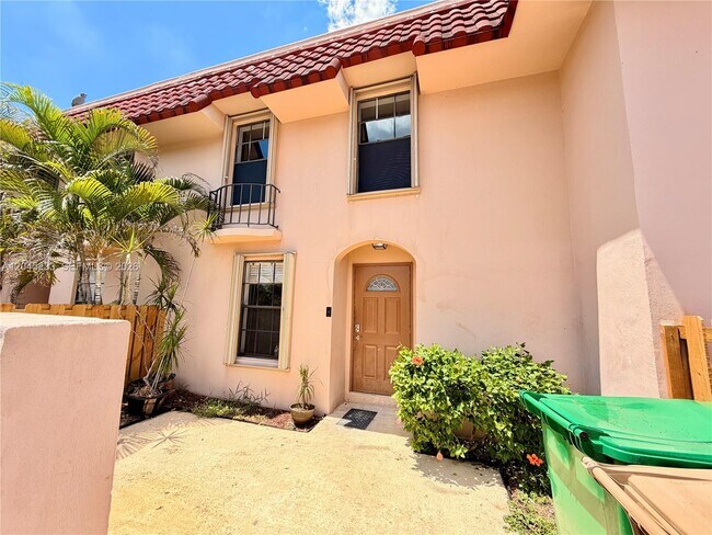 Building Photo - 7361 SW 26th Ct