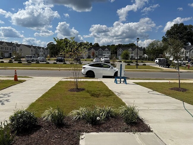 Building Photo - 182 Golden Arms Dr