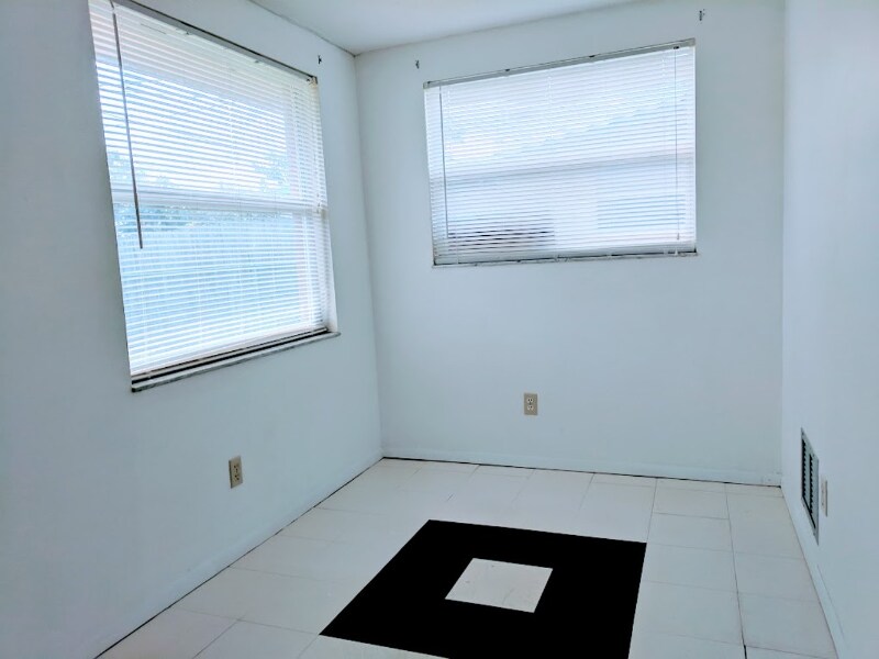 Building Photo - 8283 Pelican Rd
