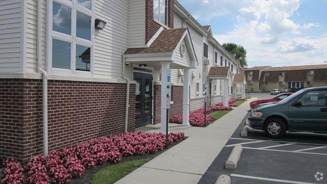 Primary Photo - Tamarack Station Apartments