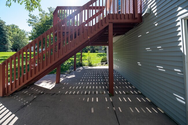 Building Photo - 12101 Waconia Cir NE