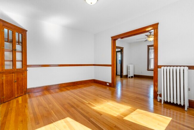 Building Photo - 36 Turner St