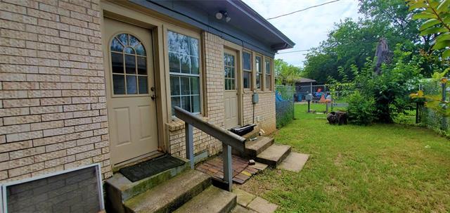 Building Photo - 1100 Crescent St