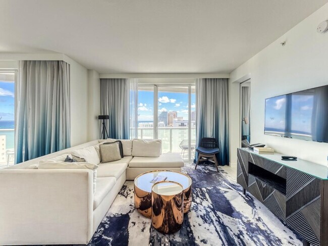 Building Photo - 3101 Bayshore Dr