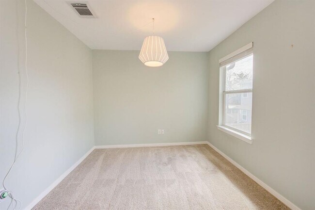 Building Photo - 5411 Kiam St